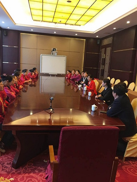 社会系:我系组织教师看望实习生 社会系:我系组织教师看望实习生