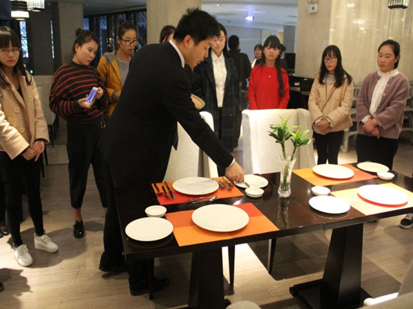 我系开展2016级酒店管理专业认知实习