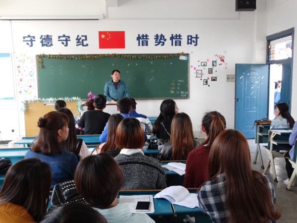 我系毕业生文明有序离校蔚然成风 我系毕业生文明有序离校蔚然成风