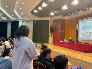 管理服务学院举行2025级新生...