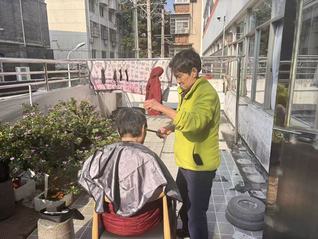 管理服务学院：课堂搬进养老院-...