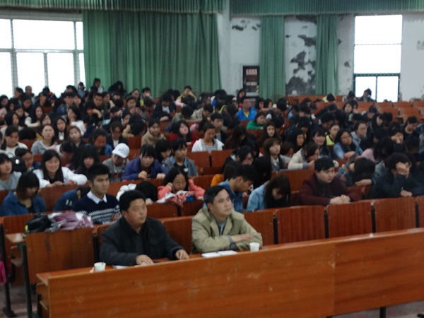 我系开展法制安全教育专题讲座 我系开展法制安全教育专题讲座