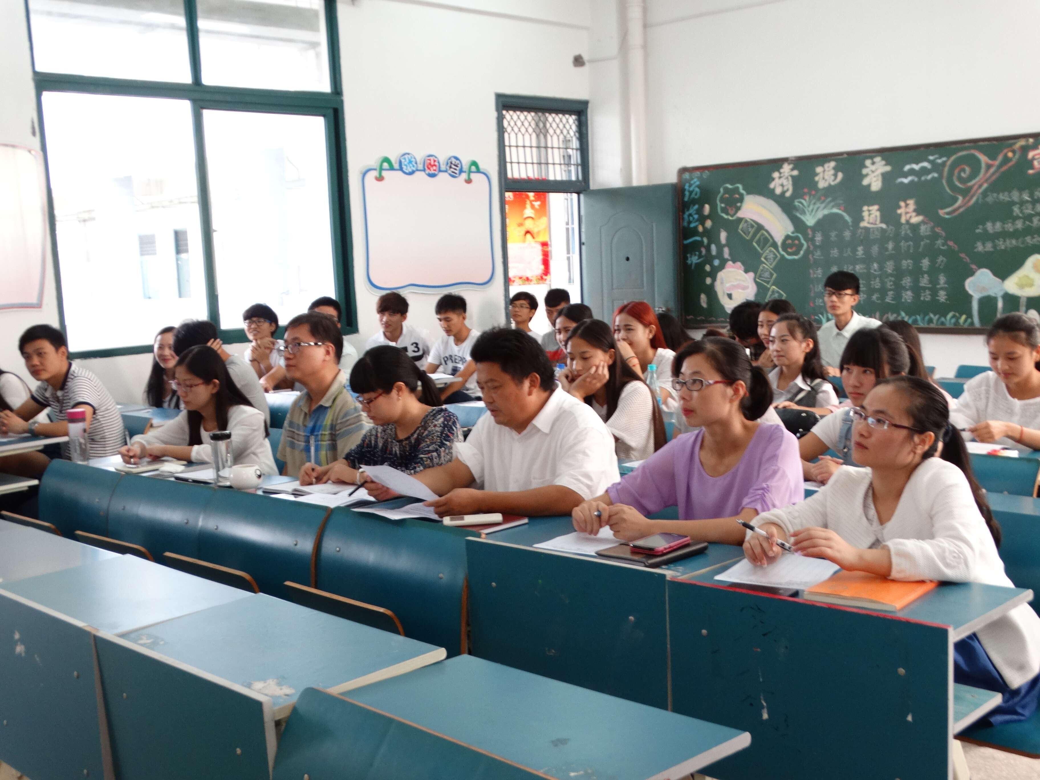 我系举办第十二届学生会换届选举 我系举办第十二届学生会换届选举