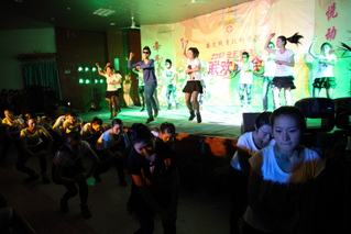 2013年元旦师生联欢晚会